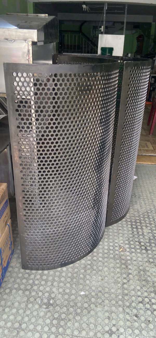 thép tấm đen đục lỗ